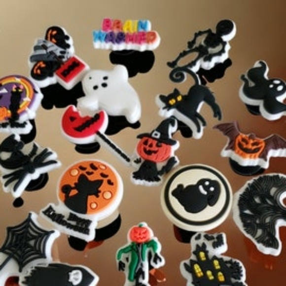 Halloween Croc Charms - Picture 1 of 2